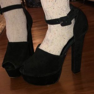 Black Suede Aldo Ankle Strap Platform Heels 🖤